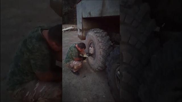 Гайковерт Feng Bao 2000 против Урала 😨 смотреть онлайн