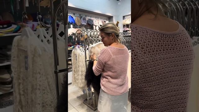 Теплые подарки для женщин на Новый год: шарфы, косынки смотреть онлайн