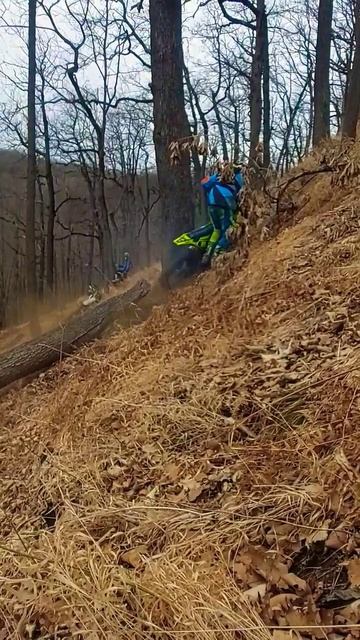 Траверса #горы #путешествия #тренер #эндуро #мото #трен? смотреть онлайн