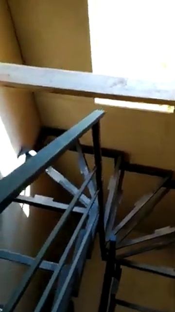 Дмитровка Светлая открытый каркас с перилами.