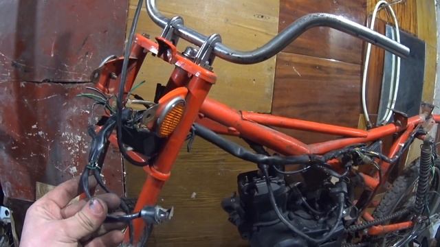 ПЕРВЫЙ ЗАПУСК МОЩНОГО ДВИГАТЕЛЯ HONDA НА МОПЕДЕ ИЗ ДЕТСТ смотреть онлайн