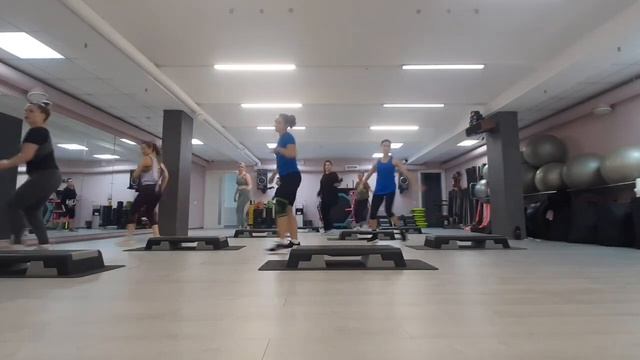 СТЕП АЭРОБИКА ЦЕЛАЯ ТРЕНИРОВКА / STEP AEROBICS