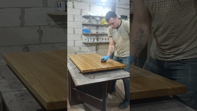 Процес покриття стільниці олією з воском "Osmo Topoil" смотреть онлайн