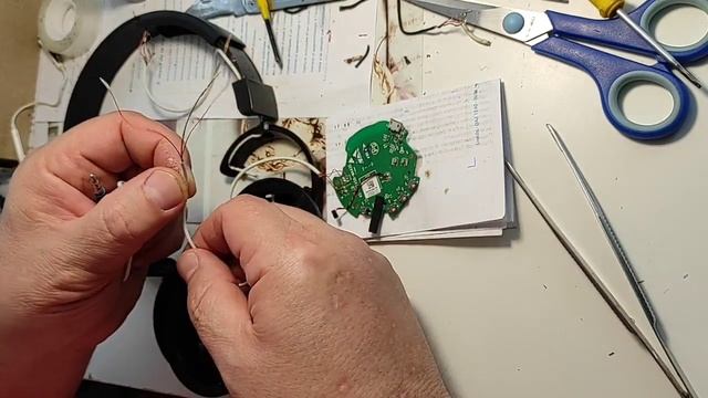 Наушники JBL T450BT. Не включаются. смотреть онлайн