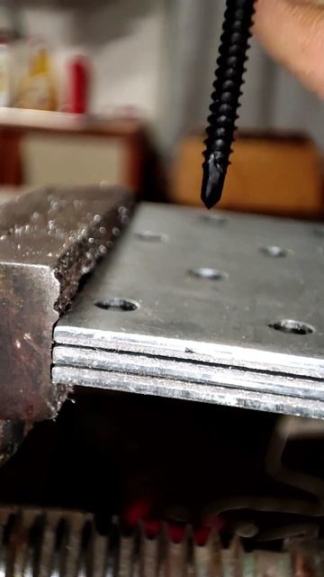 метизный мастер показал как сделать отверстия саморе? смотреть онлайн