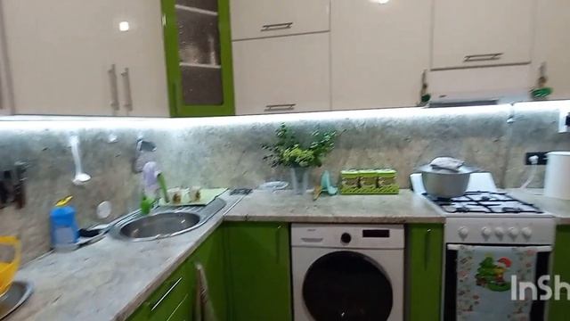 Уборка на кухне.Украшаем ёлку.Собираем новую мебель. смотреть онлайн