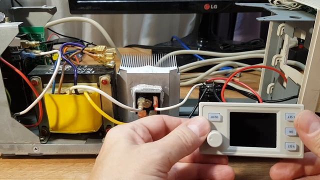 Лабораторник из бесперебойника на стабилизаторе SK120 смотреть онлайн