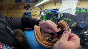 Как пользоваться застежкой 2 кольца на шлеме (double d-ring)