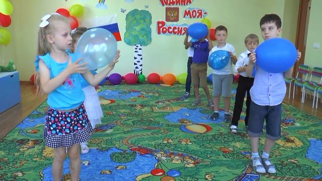 Танец Не уроните шарик // Детский сад смотреть онлайн