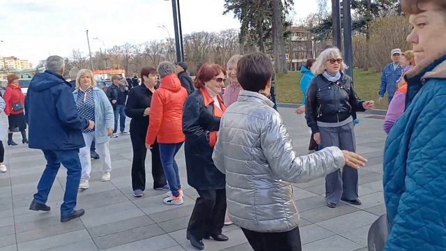 РОМАШКА, РОЗА ТЫ МОЯ🌼🌹 ТАНЦЫ🌼🌹 ХАРЬКОВ 2025 смотреть онлайн