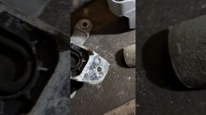 Замена подушки двигателя Opel Zafira C