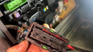 ПОЧЕМУ не работает кнопка багажника OPEL ZAFIRA или перест?