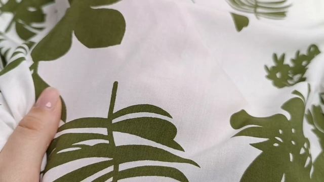 Штапель принт белый зеленые листья