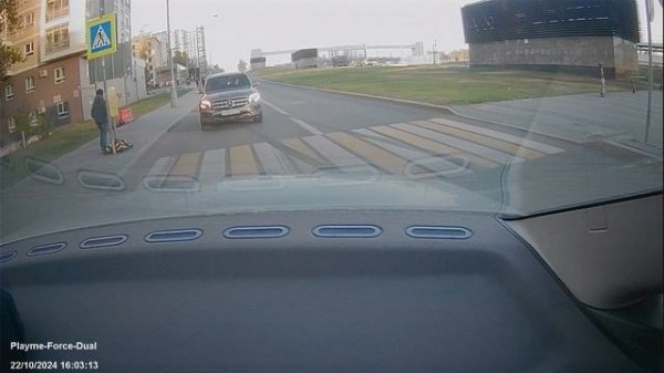 Тест записи Playme Force Dual: качество видео днём (задняя камера)