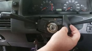 При включении поворотников включается дальний свет, Т