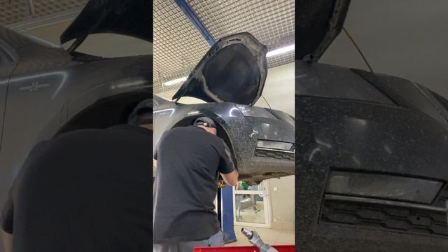 Skoda Octavia A7 меняем передние стойки 👍