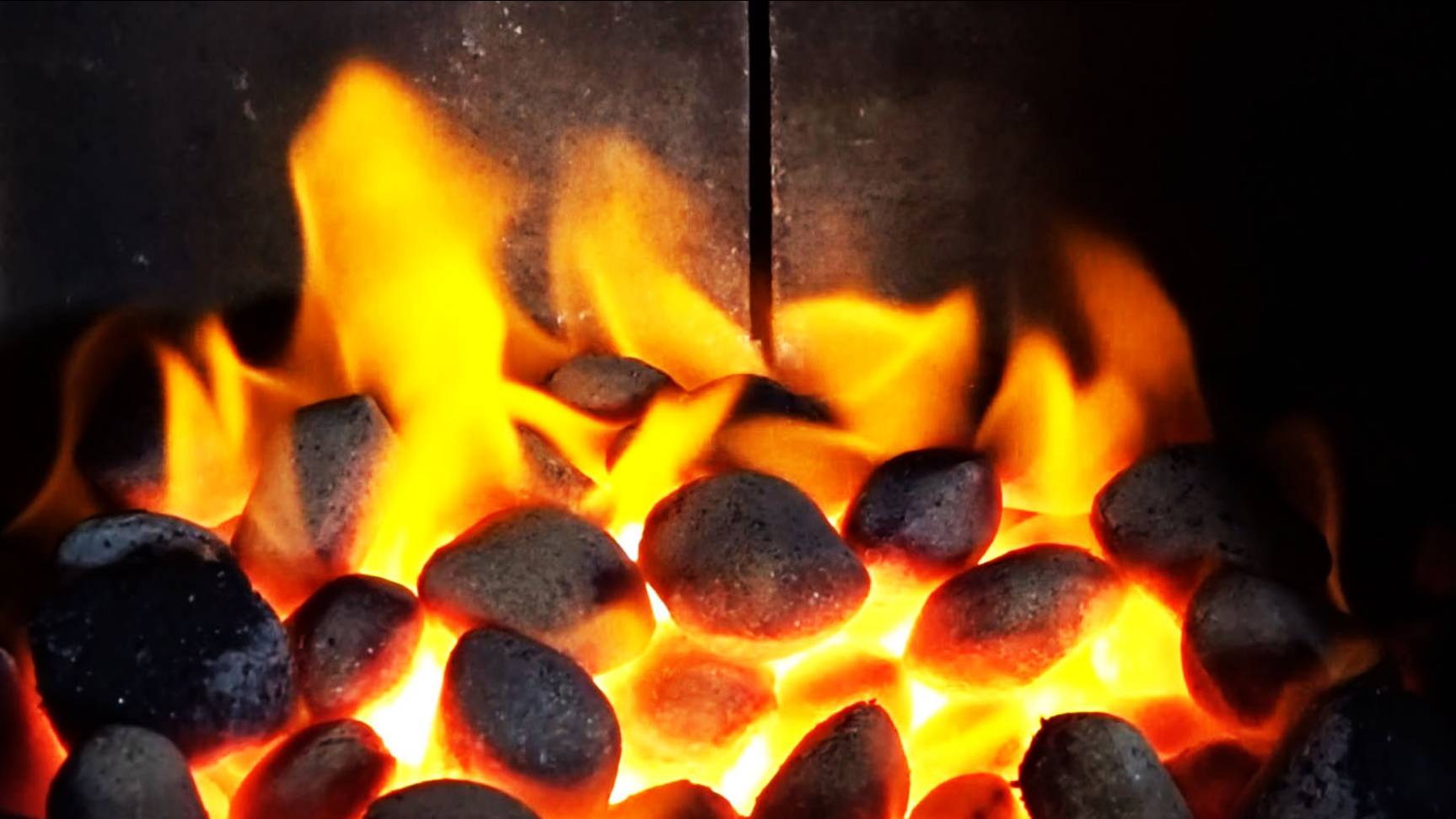 Тестирую брикеты угля антрацит на теплоотдачу, длительность  и эффективность горения