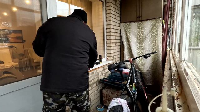 Мастер рукожоп пытаеться перебрать задний переключат