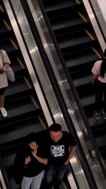 Жизнь - как эскалатор, движение вниз и вверх, как взлет? смотреть онлайн