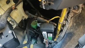 замена реле поворотников на Hyundai grand starex 2011 года