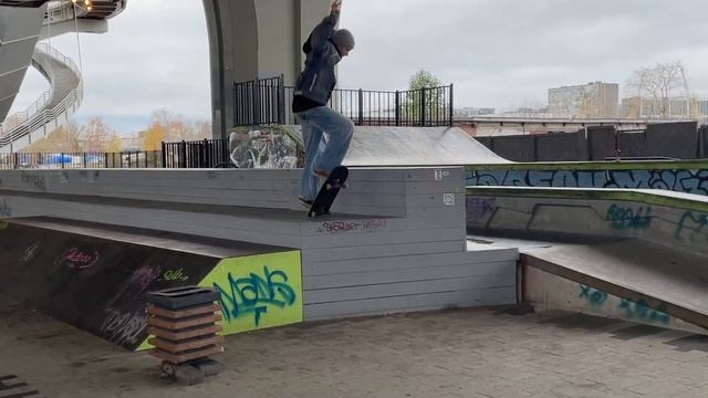 Собрались в Питере друзья в красный день календаря