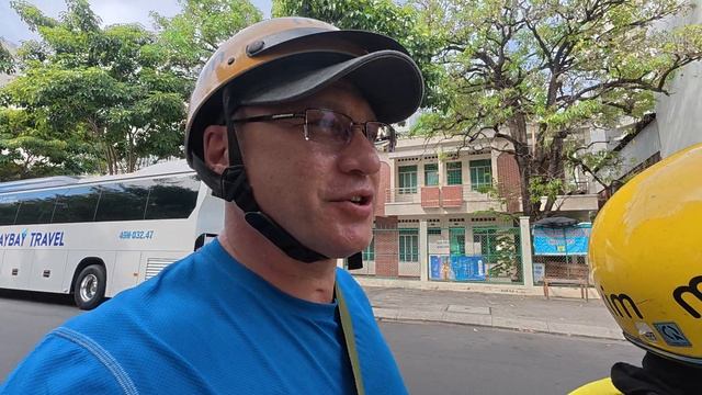 На байк такси по Нячангу смотреть онлайн