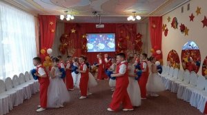 Баю-Баюшки-баю с подушками. Танец на выпускной