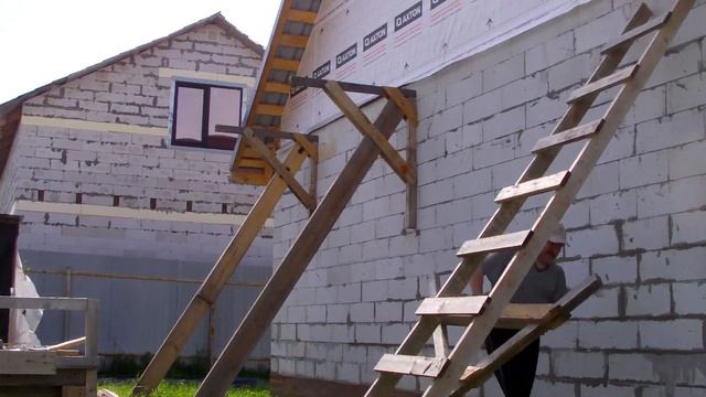 Переношу строительные леса с одной стены на другую. Разбираю, собираю. | 🍀 Строю САМ