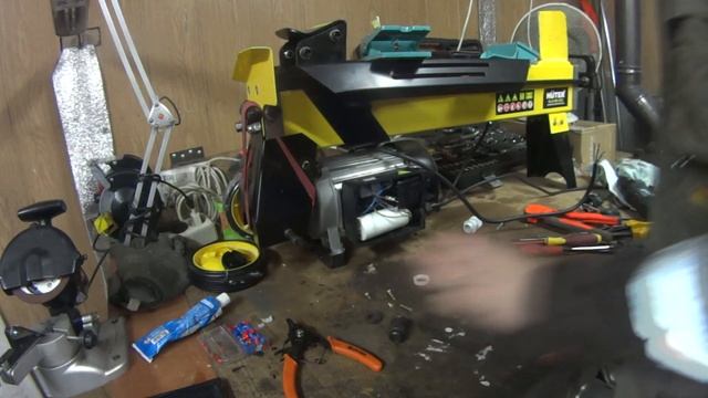 Дровокол Huter HLS-555 EXC. Установка педали управления. смотреть онлайн