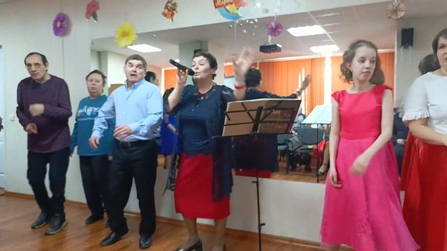 И. Богданова «Букет из белых роз»