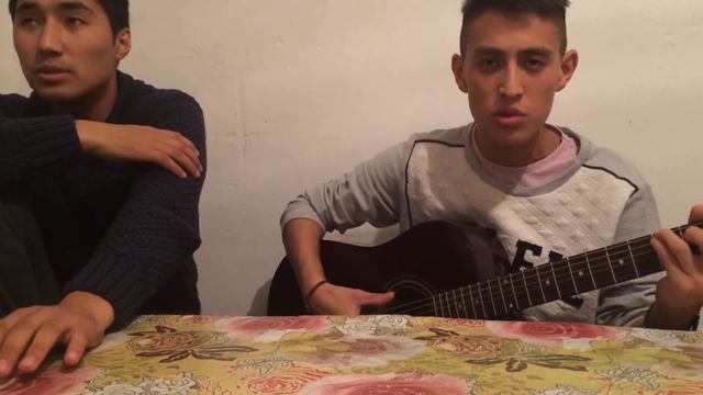 МАЛЫШ ПОЧЕМУ НЕ СПИШЬ (песня на гитаре) смотреть онлайн