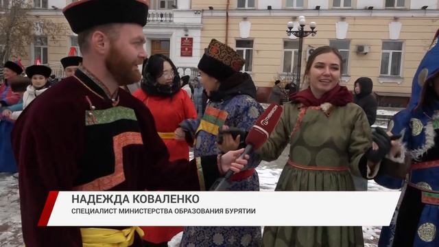 В Улан-Удэ на Театральной площади прошел флешмоб ко Дн смотреть онлайн