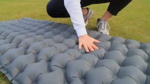 Надувной туристический матрас со встроенным насосом 1