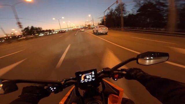 Атмосферныи прохват по трассе на KTM Duke 390