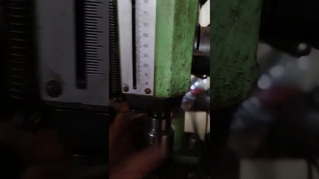 Как он так сохранился! Сверлильный станок! смотреть онлайн