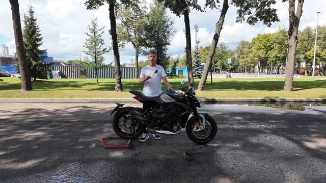 MV Agusta Dragster 800 RR - Самый эмоциональный мотоцикл для горо?