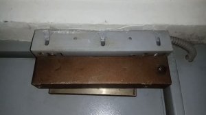 Как гудит домофон или шумит электромагнитный замок дл