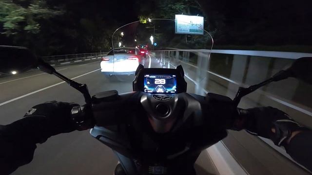 POV VOGE SR4 MAX - НОЧНАЯ ПОЕЗДКА ПО СОЧИ, НА МАКСИСКУТЕРЕ смотреть онлайн