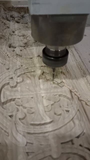 Вырезаем часть резного киота на станке ЧПУ #cnc #мебель смотреть онлайн