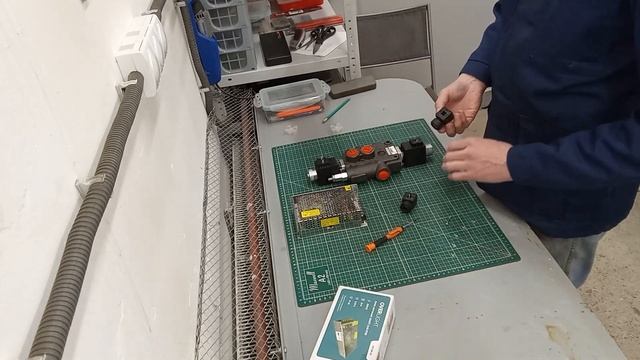 07 Как подключить гидрораспределитель Z80 A ES3 24 Badestnost