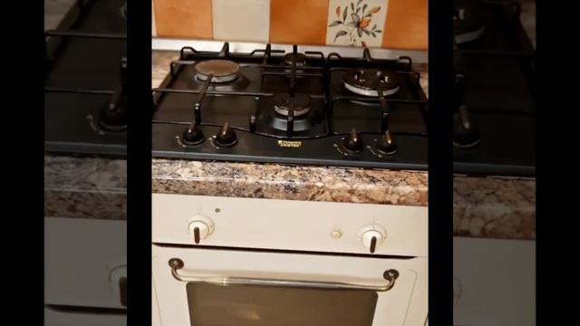 Продается таун-хаус с московской пропиской. Оформлен, как квартира. + Нежилой отдельно стоящий дом! смотреть онлайн