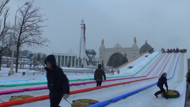 Тюбинговая горка на ВДНХ 2022 смотреть онлайн