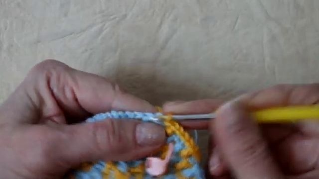 Подушка валик гачком мозаічним в