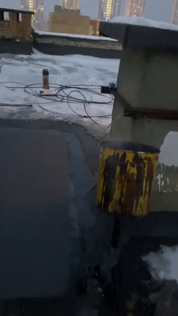 Ремонт мягкой кровли зимой😱#мягкаякровля#крыша#ремо? смотреть онлайн