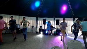 Парни танцуют на корпоративе Прикол/Guys are dancing