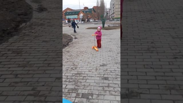 Мимика лица/Смешные лица/ Больше Азиза не таскает на руках самокат смотреть онлайн