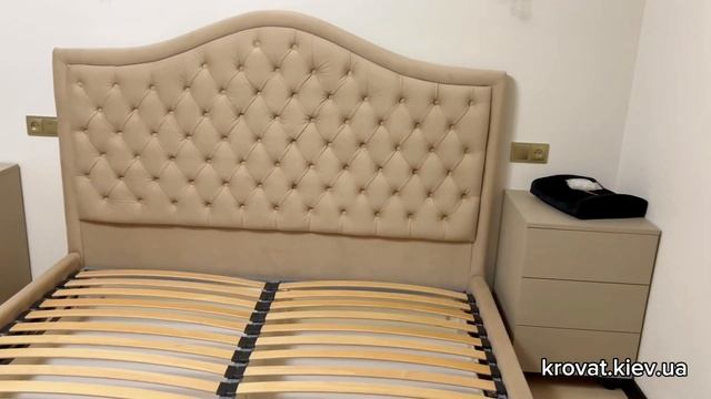 Кровать с изогнутым изголовьем на заказ