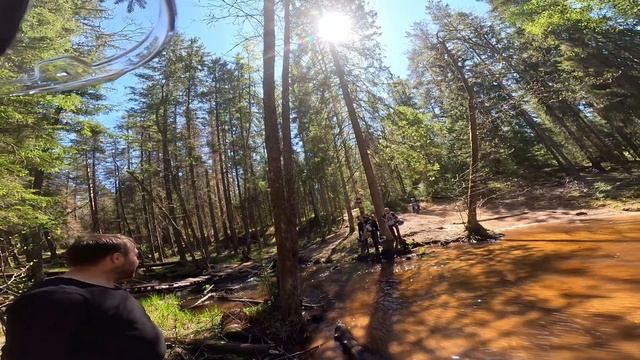 11 мотоциклов и Наташа - Кто кого? Утопили мотоцикл.