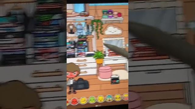 Toca Life World а где найти арбузовый рюкзак в Полининой комн