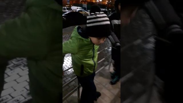 Знакомство с новым членом блогеров (это Артём Текучёв) шутки за 300 невоспринимайте в серьёз смотреть онлайн
